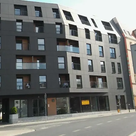 Poznanska 1 * Poznań