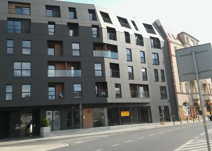 Poznanska 1 * Poznań